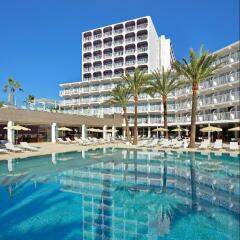 Отель Sol House The Studio Calviá Beach Испания, Магалуф - 1 отзыв об отеле, цены и фото номеров - забронировать отель Sol House The Studio Calviá Beach онлайн спортивное сооружение