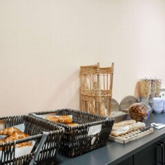 Отель Comfort Hotel Toulouse Sud Франция, Рамонвиль-Сент-Ань - отзывы, цены и фото номеров - забронировать отель Comfort Hotel Toulouse Sud онлайн питание фото 3