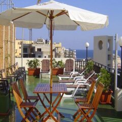 Отель Rokna Hotel Мальта, Сан Джулианс - 1 отзыв об отеле, цены и фото номеров - забронировать отель Rokna Hotel онлайн бассейн