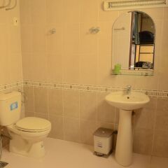 Leuleu Hostel Далат ванная