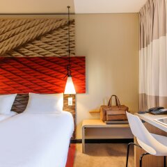 Отель Ibis Hamburg City Германия, Гамбург - 2 отзыва об отеле, цены и фото номеров - забронировать отель Ibis Hamburg City онлайн комната для гостей фото 2