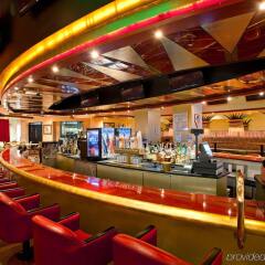 Отель Crowne Plaza Los Angeles-Commerce Casino гостиничный бар