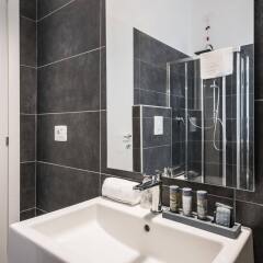 Отель MyPlace Porta San Giovanni Apartments Италия, Падуя - отзывы, цены и фото номеров - забронировать отель MyPlace Porta San Giovanni Apartments онлайн ванная фото 2