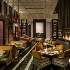 Four Seasons Hotel Shanghai at Pudong интерьер отеля фото 3