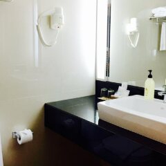Indra Regent Hotel ванная
