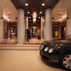 Отель Vier Jahreszeiten Kempinski München Германия, Мюнхен - 13 отзывов об отеле, цены и фото номеров - забронировать отель Vier Jahreszeiten Kempinski München онлайн городской автобус