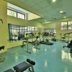 Prestige Hotel and Aquapark Золотые пески фитнесс-зал