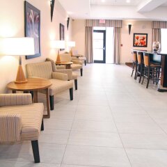 Отель Holiday Inn Express & Suites Calgary NW - University Area, an IHG Hotel Канада, Калгари - отзывы, цены и фото номеров - забронировать отель Holiday Inn Express & Suites Calgary NW - University Area, an IHG Hotel онлайн комната для гостей фото 2