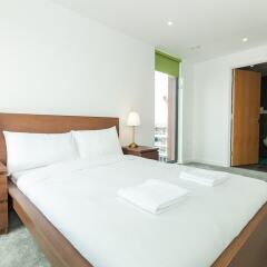 Апартаменты 2 Bedroom Apartment With Stunning Views комната для гостей фото 4