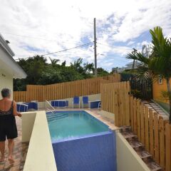 Отель Dukes Hideaway, Silver Sands 6BR бассейн