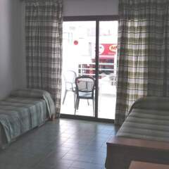 Апартаменты Coconut Apartments - Adults Only комната для гостей фото 3