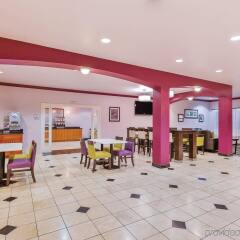 Отель La Quinta Inn & Suites Tulare интерьер отеля фото 3