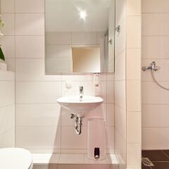 Отель Signature Hotel Königshof Hamburg Innenstadt Германия, Гамбург - отзывы, цены и фото номеров - забронировать отель Signature Hotel Königshof Hamburg Innenstadt онлайн ванная фото 2
