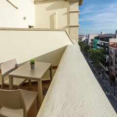 Отель Tryp Madrid Atocha Hotel Испания, Мадрид - 8 отзывов об отеле, цены и фото номеров - забронировать отель Tryp Madrid Atocha Hotel онлайн балкон