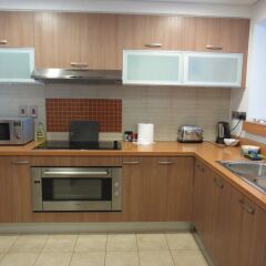 Отель Yanjoon Holiday Homes - Marina Residence в номере