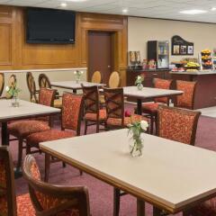 Отель Days Inn Prince George Bednesti питание