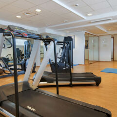 Отель Hilton Helsinki Kalastajatorppa Финляндия, Хельсинки - - забронировать отель Hilton Helsinki Kalastajatorppa, цены и фото номеров фитнесс-зал фото 3