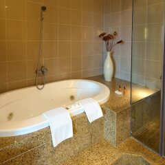 Отель Hilton Hanoi Opera спа