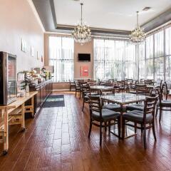 Отель Quality Inn & Suites Bell Gardens Белл Гарденс питание