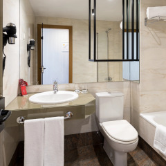 Отель Rafaelhoteles Atocha ванная