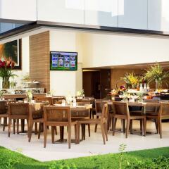 Отель 8 on Claymore Serviced Residences питание фото 3