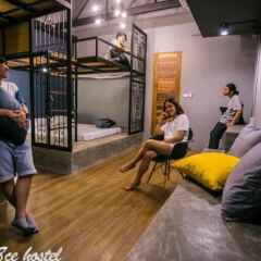 Silom Space Hostel Бангкок фитнесс-зал