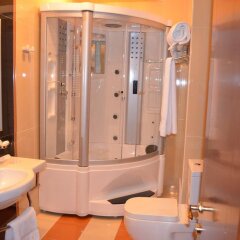 Отель Russia Hotel (Цахкадзор) Армения, Цахкадзор - отзывы, цены и фото номеров - забронировать отель Russia Hotel (Цахкадзор) онлайн ванная
