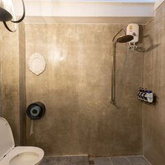 Отель Lion's Den Hotel Таиланд, Бангкок - отзывы, цены и фото номеров - забронировать отель Lion's Den Hotel онлайн ванная