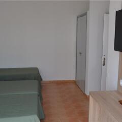 Отель Hostal Anibal Испания, Сан-Антони-де-Портмань - отзывы, цены и фото номеров - забронировать отель Hostal Anibal онлайн удобства в номере