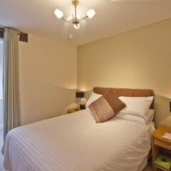Отель The May Garland Inn комната для гостей фото 2
