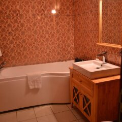 Futuris Hotel in Douala, Cameroon from 60$, photos, reviews - zenhotels.com bathroom