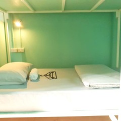 One Bangkok Hostel @love District Бангкок комната для гостей фото 3