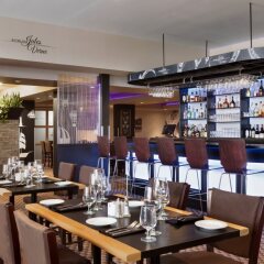 Отель Travelodge by Wyndham Hotel & Convention Centre Quebec City Канада, Квебек - отзывы, цены и фото номеров - забронировать отель Travelodge by Wyndham Hotel & Convention Centre Quebec City онлайн гостиничный бар