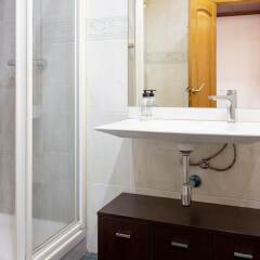 Отель Plaza España Apartment Испания, Барселона - отзывы, цены и фото номеров - забронировать отель Plaza España Apartment онлайн ванная