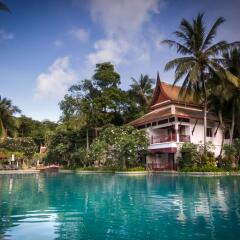 Отель Thavorn Beach Village Resort & Spa Phuket бассейн фото 2
