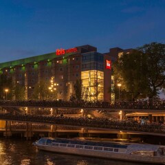 Отель Ibis Amsterdam Centre Нидерланды, Амстердам - 2 отзыва об отеле, цены и фото номеров - забронировать отель Ibis Amsterdam Centre онлайн вид на фасад