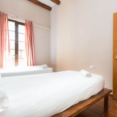 Отель AinB Las Ramblas-Guardia Apartments Испания, Барселона - 1 отзыв об отеле, цены и фото номеров - забронировать отель AinB Las Ramblas-Guardia Apartments онлайн комната для гостей фото 8