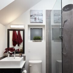 Отель House on Dunbar B&B Канада, Ванкувер - отзывы, цены и фото номеров - забронировать отель House on Dunbar B&B онлайн ванная фото 2