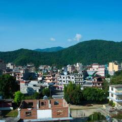 Отель Mount Blue Tourist Hostel Непал, Покхара - отзывы, цены и фото номеров - забронировать отель Mount Blue Tourist Hostel онлайн балкон