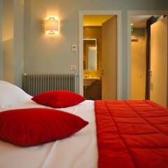 Hotel de LUniversite сейф в номере