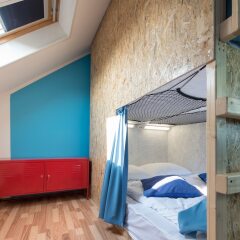 Bubu Hostel сейф в номере
