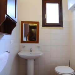Отель Tenuta Santicuti Верноле ванная фото 2