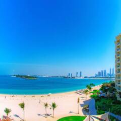 Отель Royal Club at Palm Jumeirah пляж