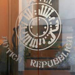 Отель Antica Repubblica Amalfi Италия, Амальфи - 1 отзыв об отеле, цены и фото номеров - забронировать отель Antica Repubblica Amalfi онлайн гостиничный бар