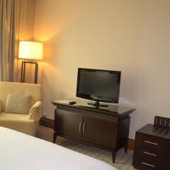 Отель Sheraton Khalidiya Hotel ОАЭ, Абу-Даби - 8 отзывов об отеле, цены и фото номеров - забронировать отель Sheraton Khalidiya Hotel онлайн удобства в номере