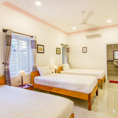 Отель Hung Do Beach Homestay сейф в номере