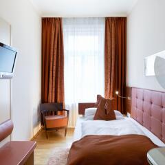 Hotel Pension Baronesse 4* Улучшенный номер с различными типами кроватей