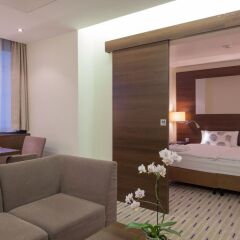 Отель Park Inn by Radisson Berlin Alexanderplatz комната для гостей фото 6