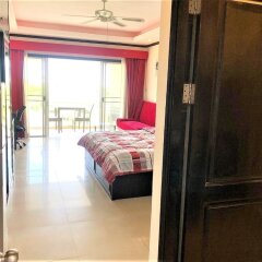 Апартаменты Top Floor Spacious Studio Паттайя балкон