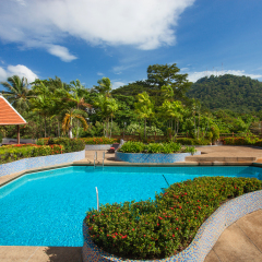 Phuket Merlin Hotel бассейн